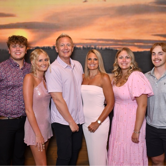 Meet your Posher, Kimberly - Picture 1 of 1